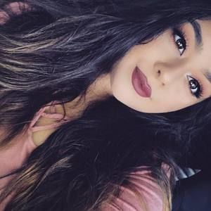 Meet your Posher, Sonia